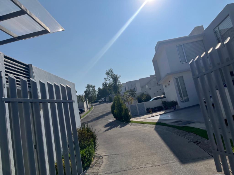 Terreno En Venta En Real De Amapolas, En Bosque Real 