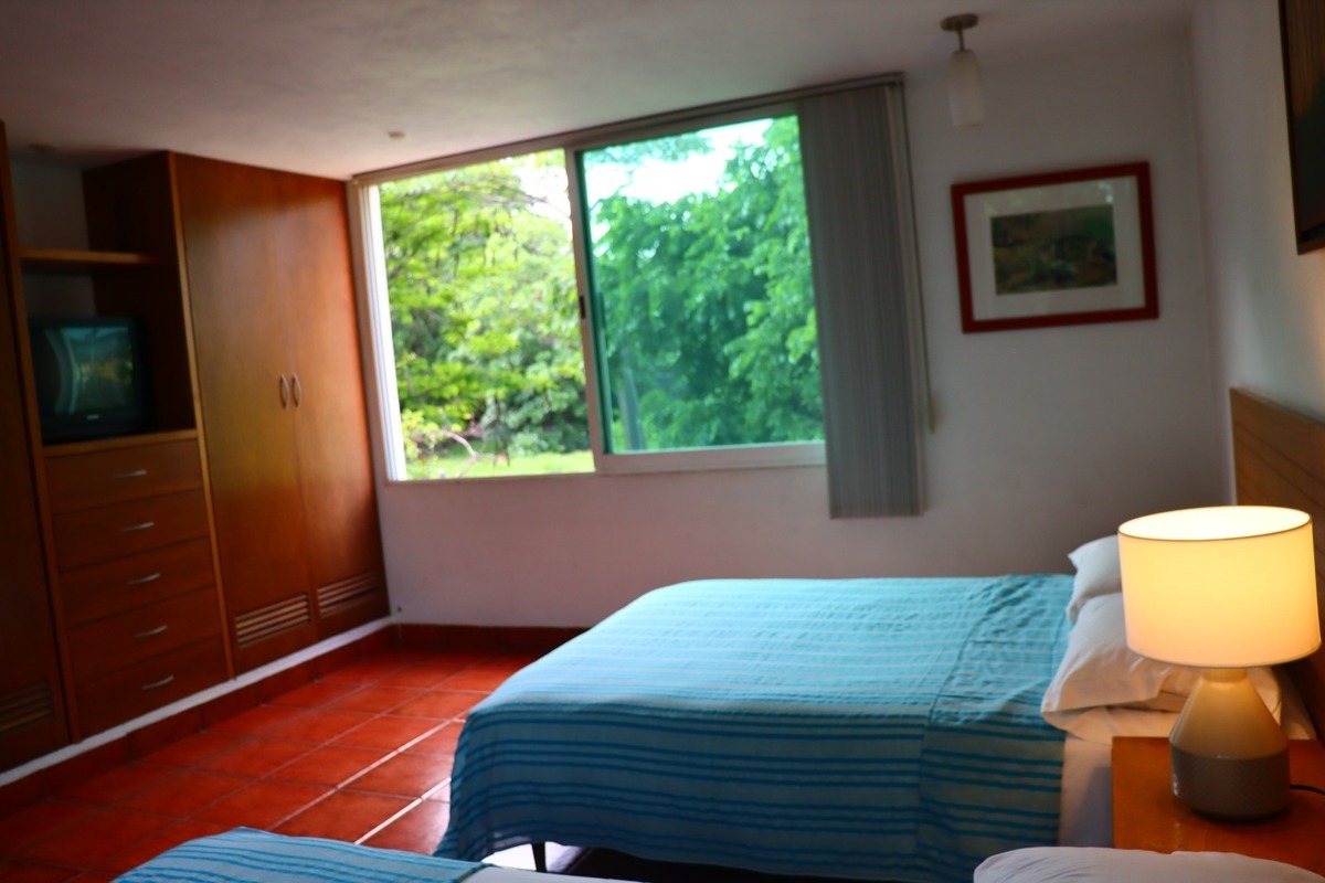 Bonita casa en renta en condominio