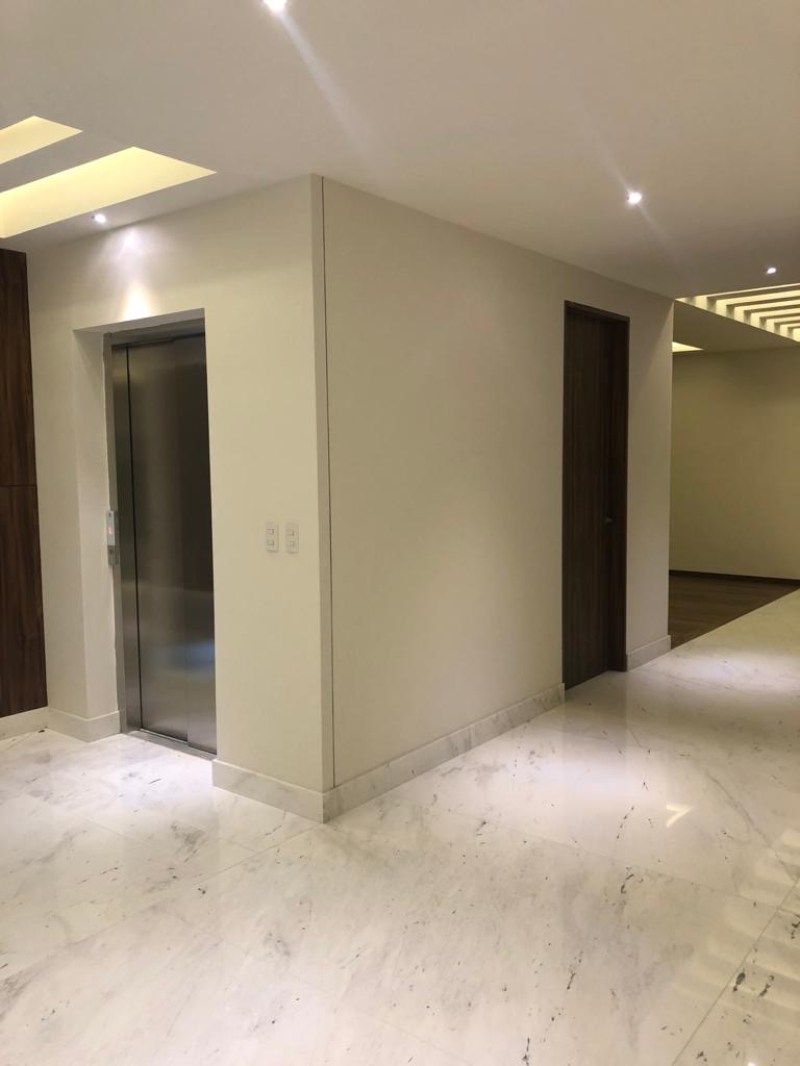 Departamento En Venta Lomas Country Club. 