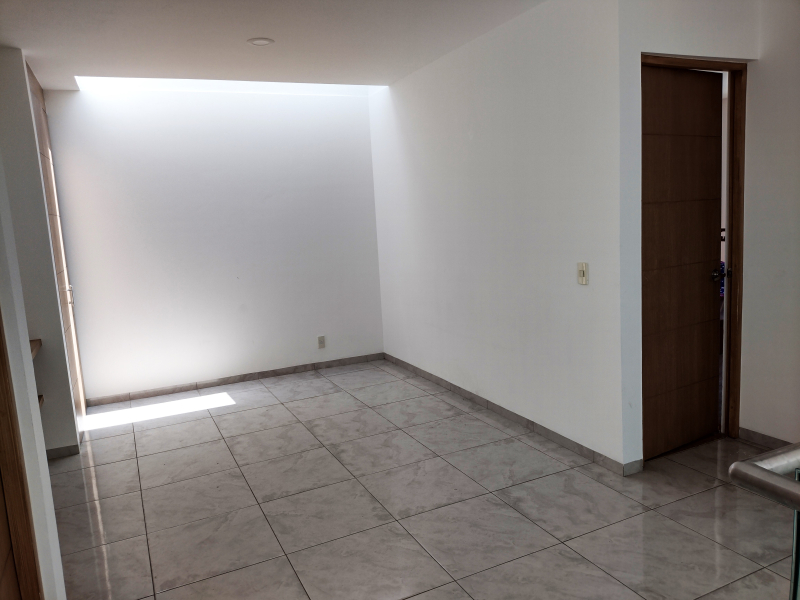 EN VENTA CASA AMPLIA EN EL REFUGIO, QUERETARO