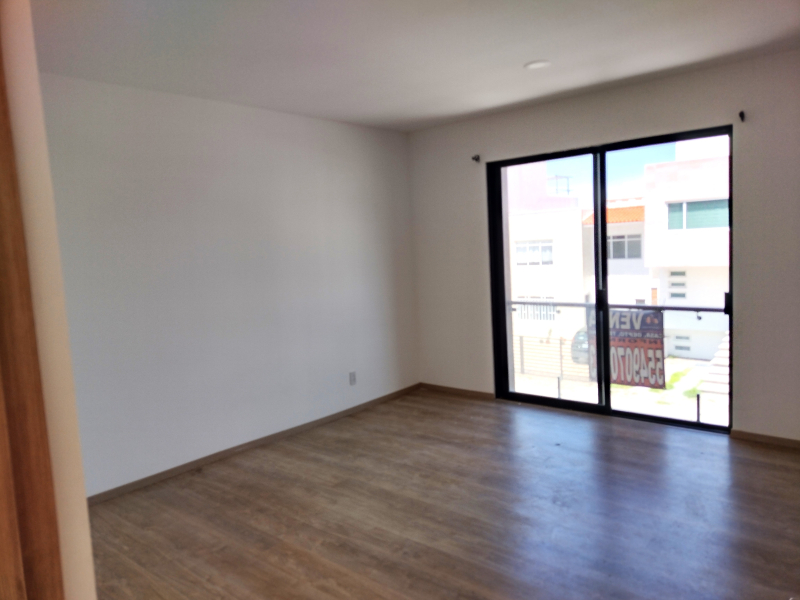 EN VENTA CASA AMPLIA EN EL REFUGIO, QUERETARO
