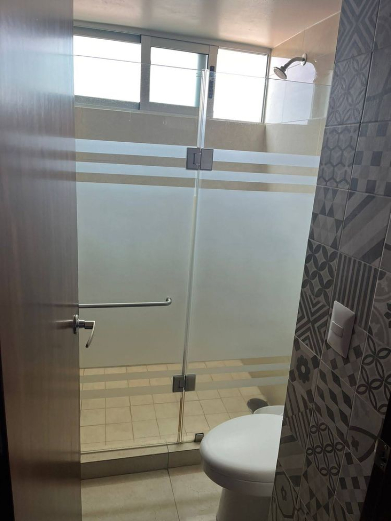 Venta Departamento En Grand Tower Del Valle, Piso 12 Vista Volcanes, 3 Recamaras