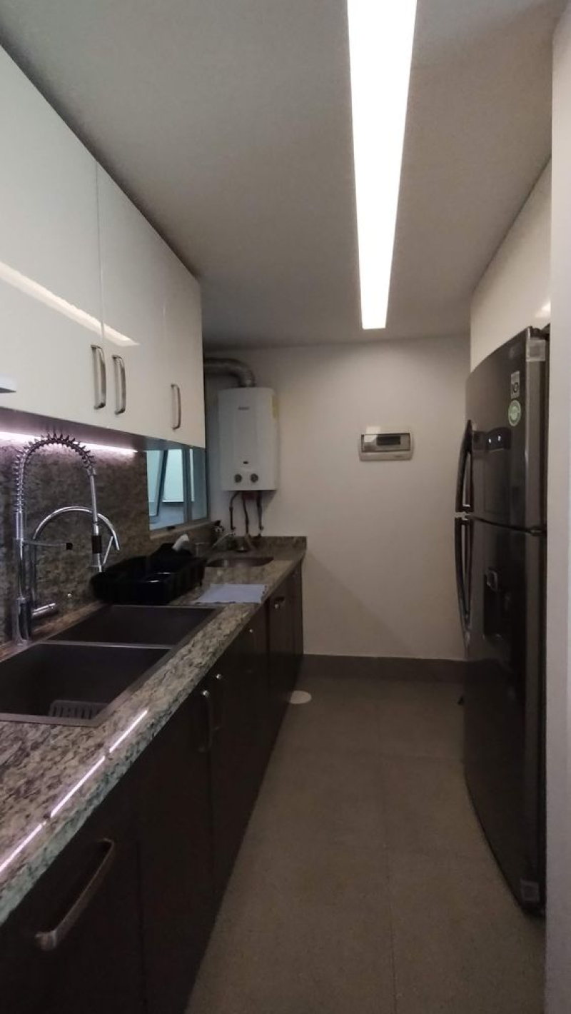 Venta Departamento En Grand Tower Del Valle, Piso 11 Vista Volcanes, 2 Recamaras