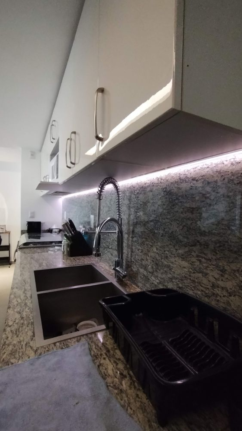 Venta Departamento En Grand Tower Del Valle, Piso 11 Vista Volcanes, 2 Recamaras