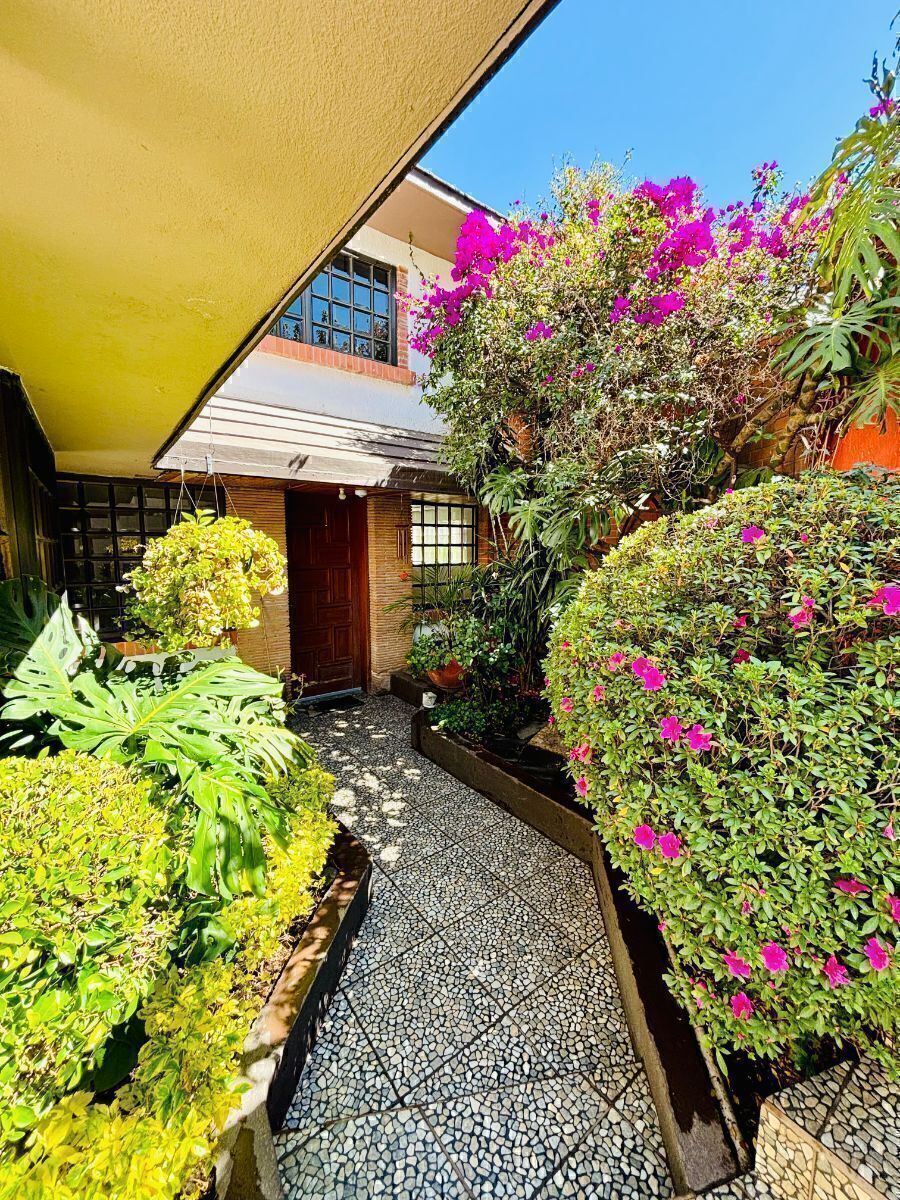 CASA EN VENTA EN LOMAS DE LA HERRADURA