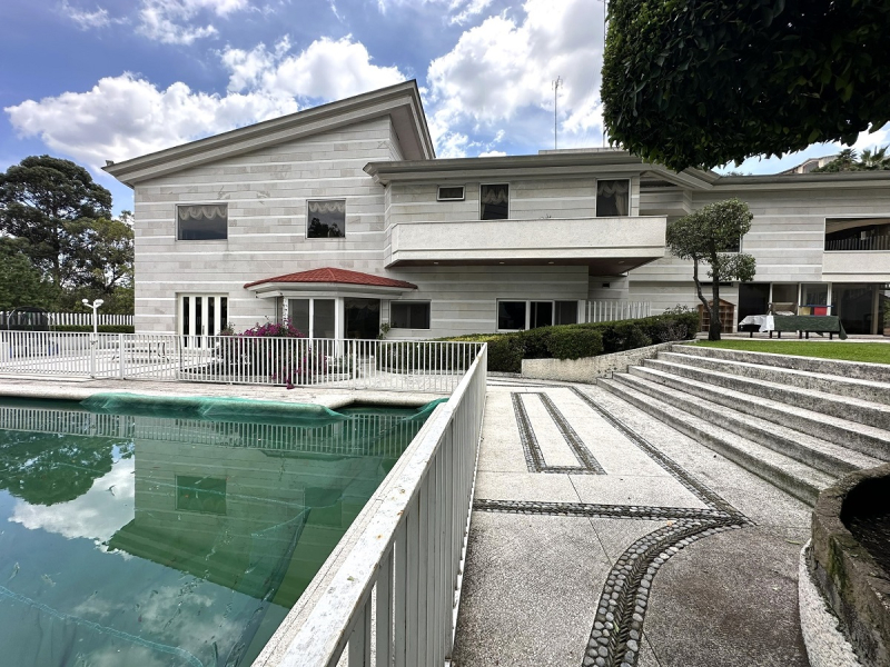 Casa en venta en Bosques de las Lomas