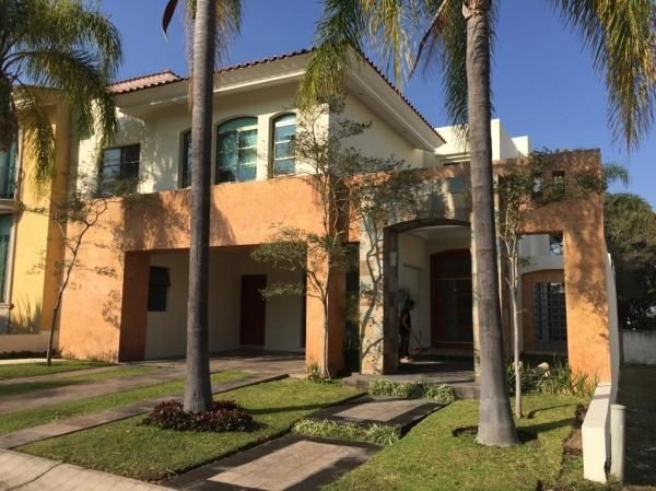   CASA RENTA PUERTA DE HIERRO