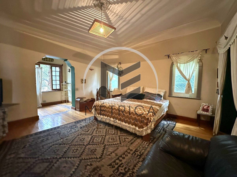 Casa en venta en esquina en Col. Del Valle 