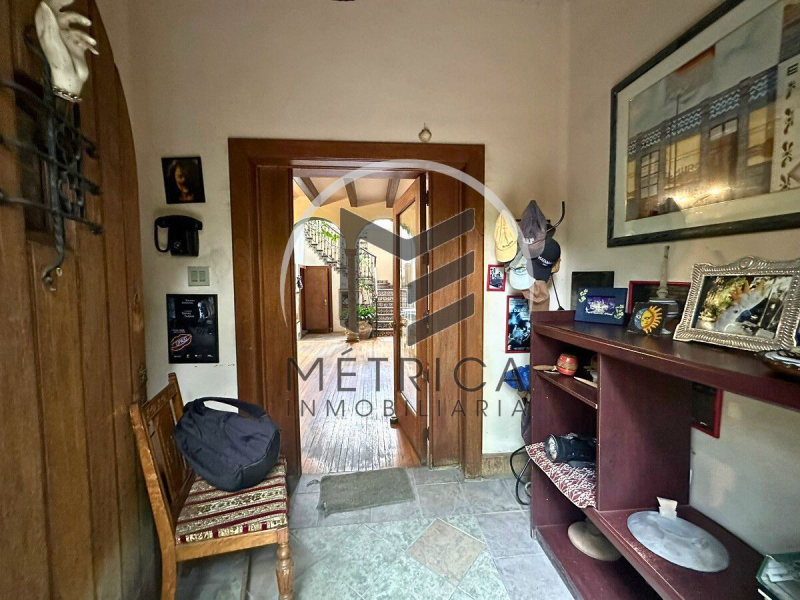 Casa en venta en esquina en Col. Del Valle 