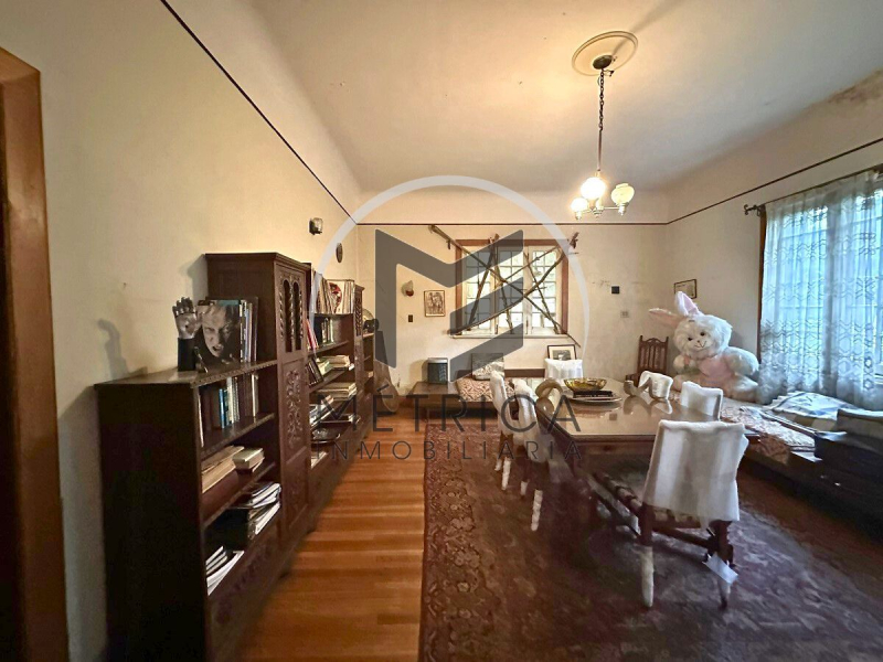 Casa en venta en esquina en Col. Del Valle 