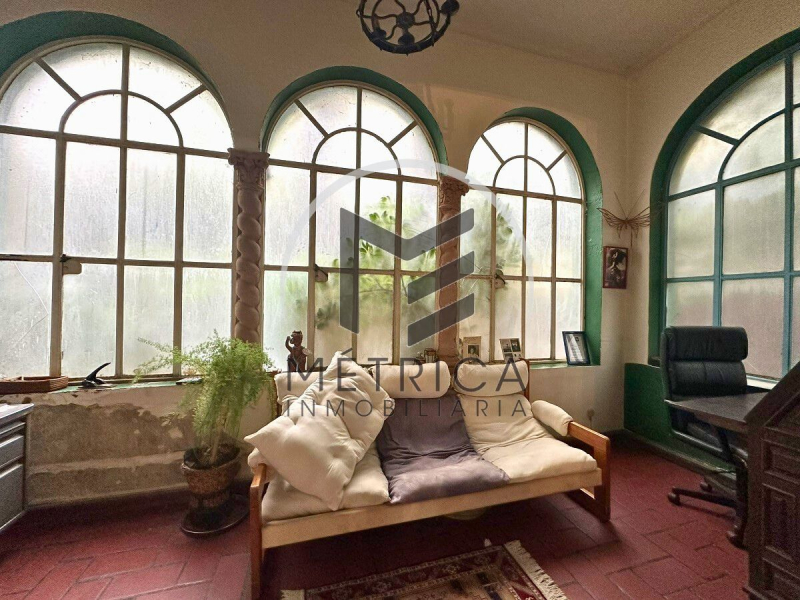 Casa en venta en esquina en Col. Del Valle 