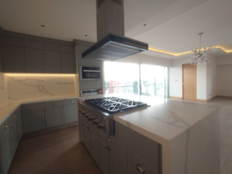 Renta Departamento En Grand Tower Valle, Piso 8 Vista Volcanes