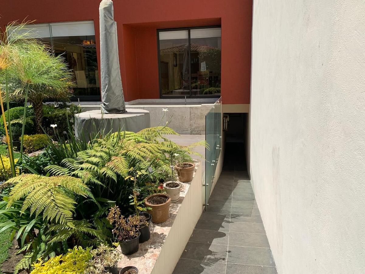 VENTA CASA EN PRIVADA LOMAS DE LAS PALMAS