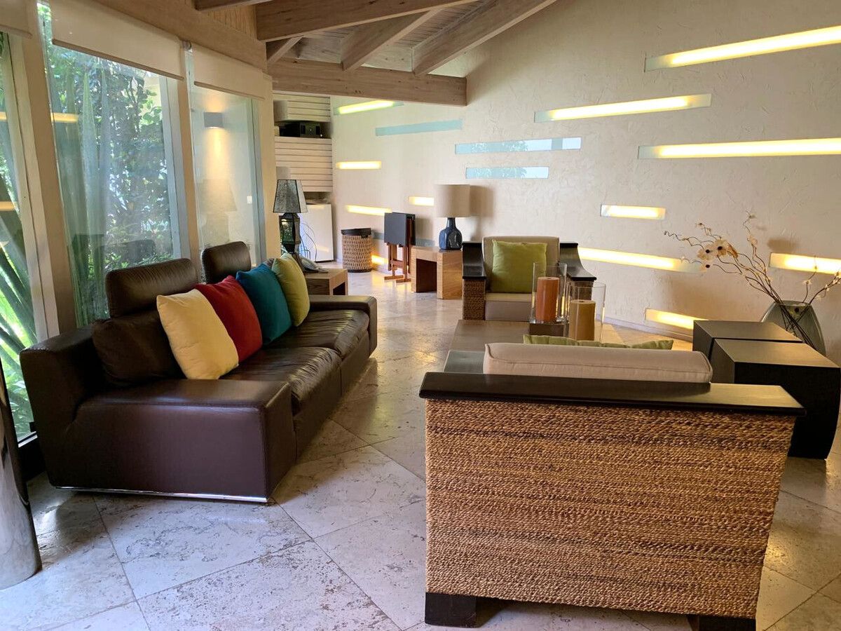 VENTA CASA EN PRIVADA LOMAS DE LAS PALMAS