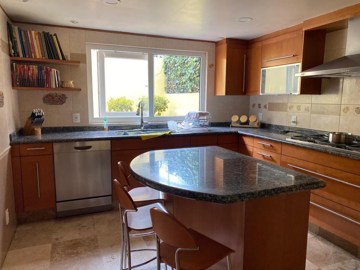 VENTA CASA EN CONDOMINIO BOSQUES DE LAS LOMAS