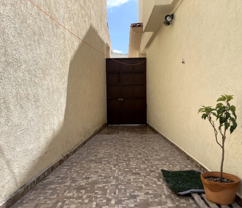 Se vende casa en Alta California