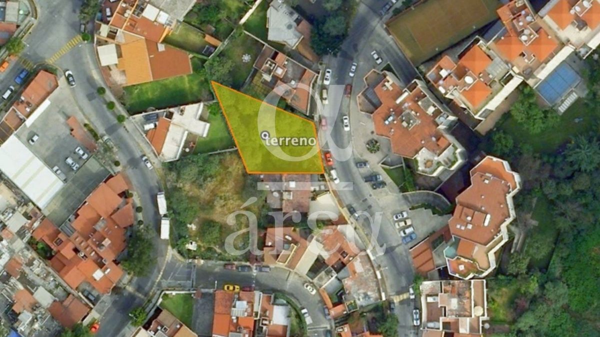 Terreno en Lomas de Tecamachalco en Venta
