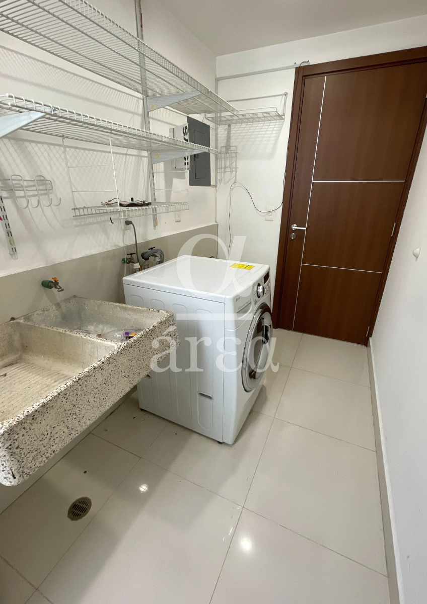 departamento semiamueblado en roma norte en venta en muy buena calle