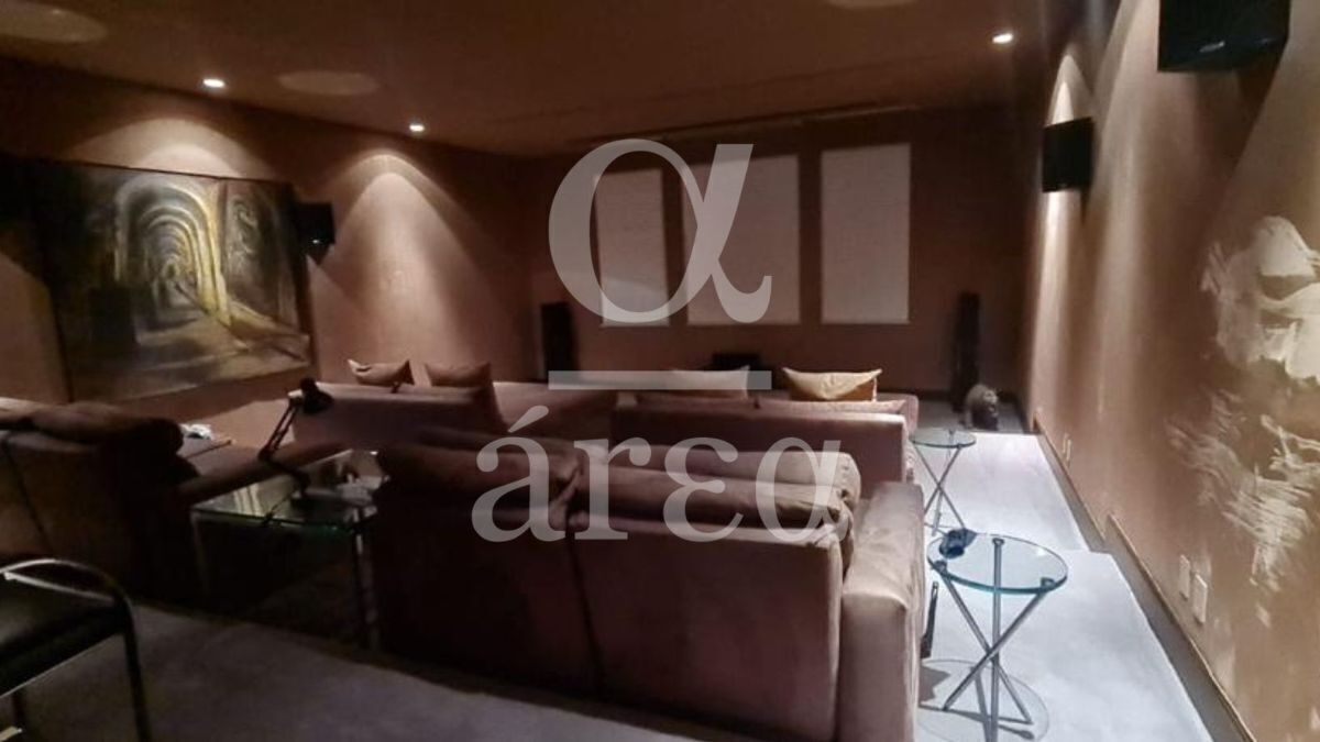residencia con alberca en lomas de chapultepec en venta
