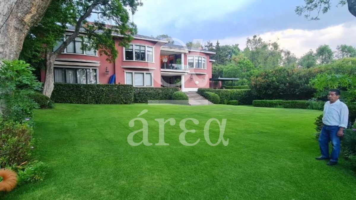 residencia con alberca en lomas de chapultepec en venta