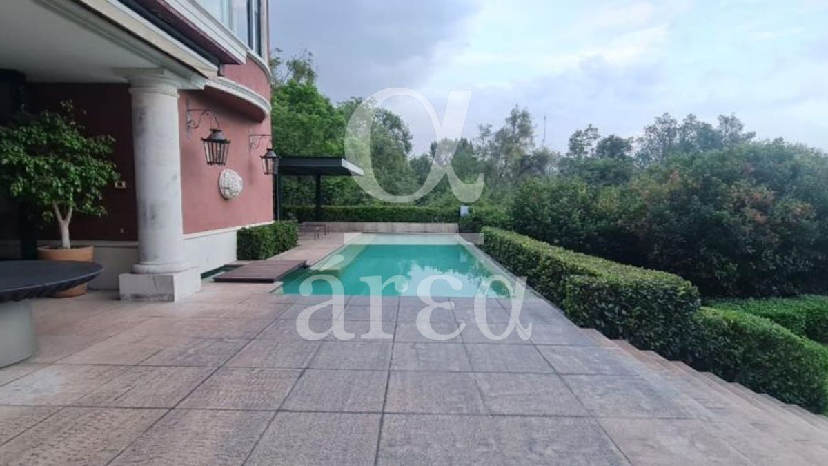 residencia con alberca en lomas de chapultepec en venta
