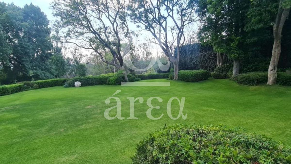 residencia con alberca en lomas de chapultepec en venta
