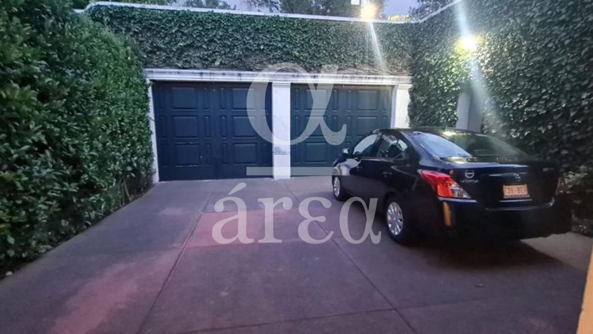 residencia con alberca en lomas de chapultepec en venta