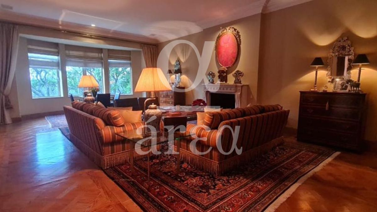 residencia con alberca en lomas de chapultepec en venta