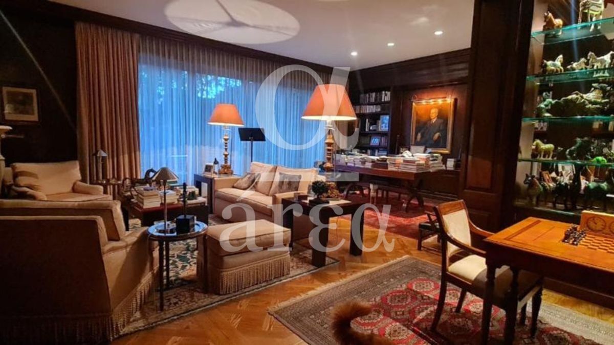 residencia con alberca en lomas de chapultepec en venta