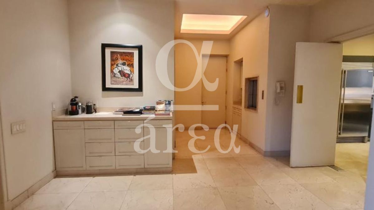 residencia con alberca en lomas de chapultepec en venta