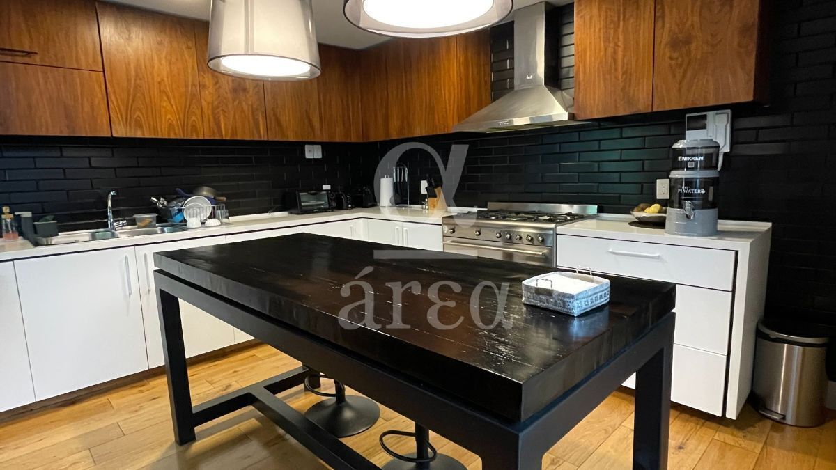Moderna Casa en Venta cerca de Monte Líbano - en Lomas de Tecamachalco