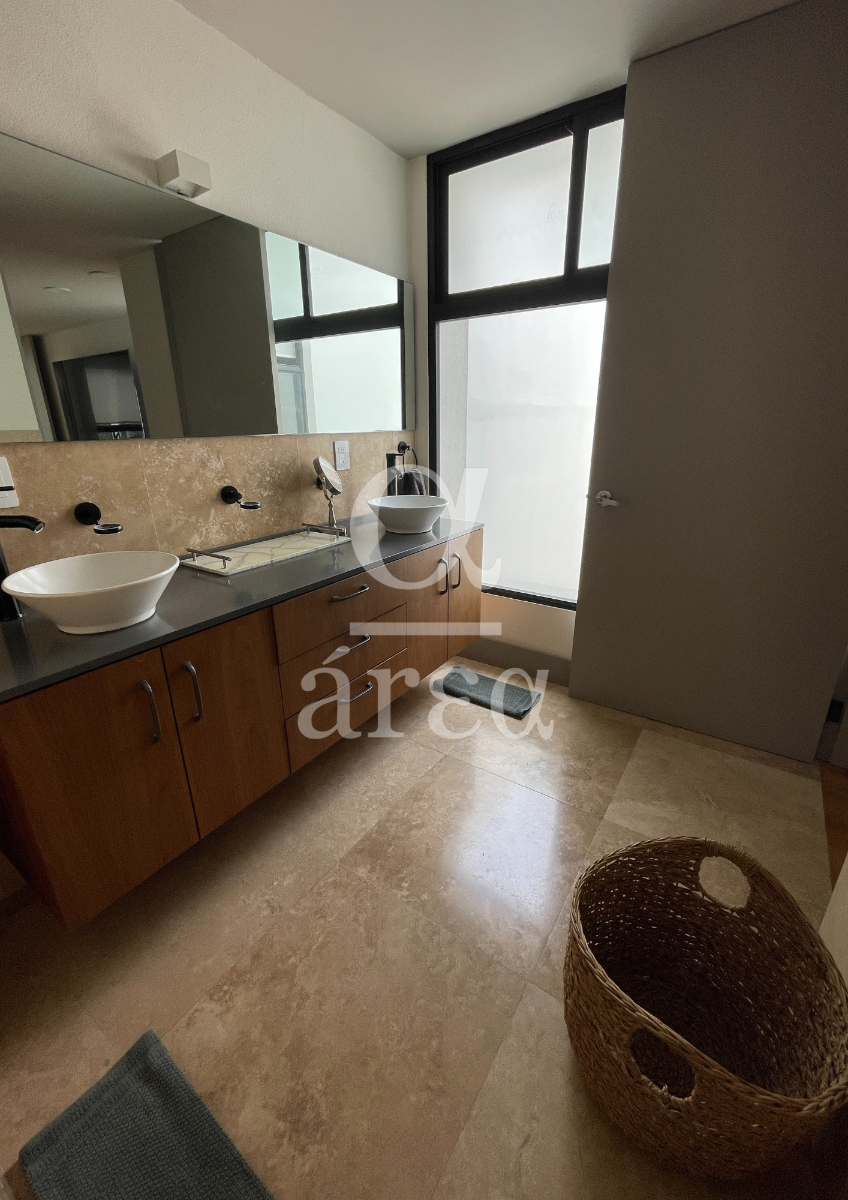 Moderna Casa en Venta cerca de Monte Líbano - en Lomas de Tecamachalco