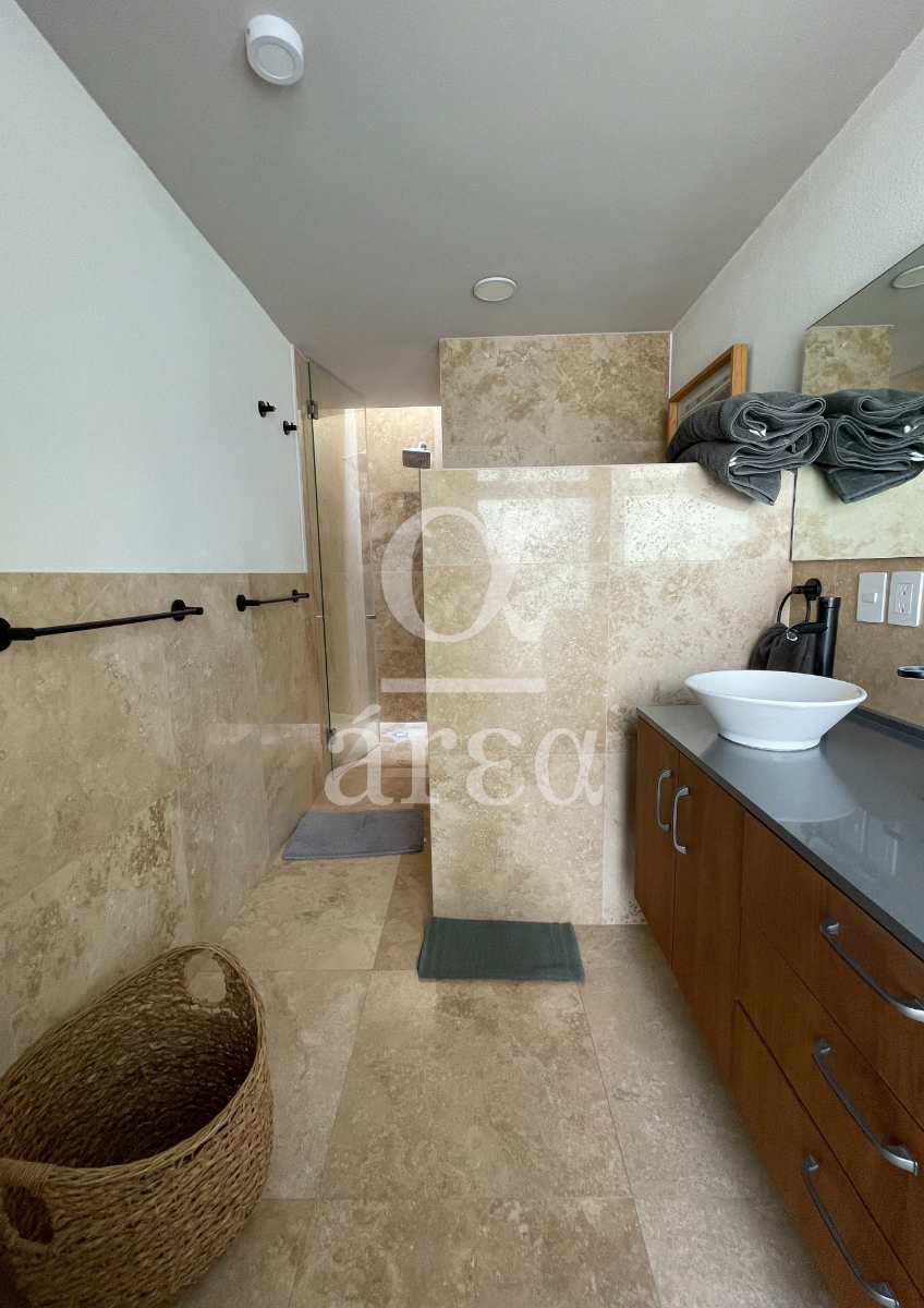 Moderna Casa en Venta cerca de Monte Líbano - en Lomas de Tecamachalco
