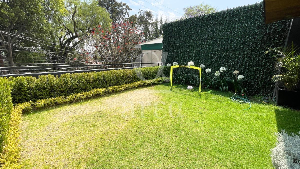 Moderna Casa en Venta cerca de Monte Líbano - en Lomas de Tecamachalco