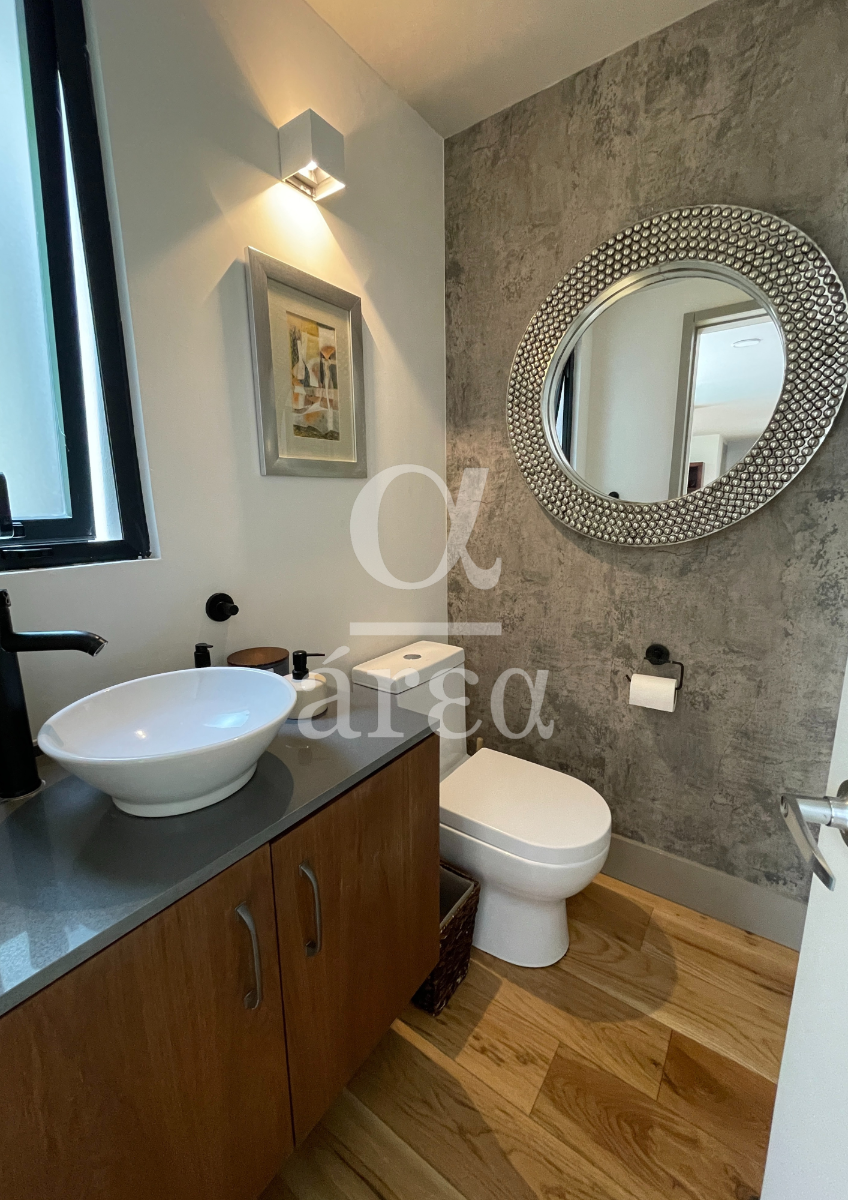 Moderna Casa en Venta cerca de Monte Líbano - en Lomas de Tecamachalco