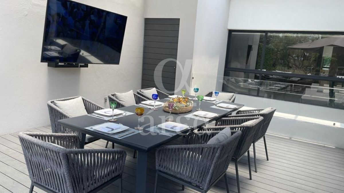 Moderna Casa en Venta cerca de Monte Líbano - en Lomas de Tecamachalco