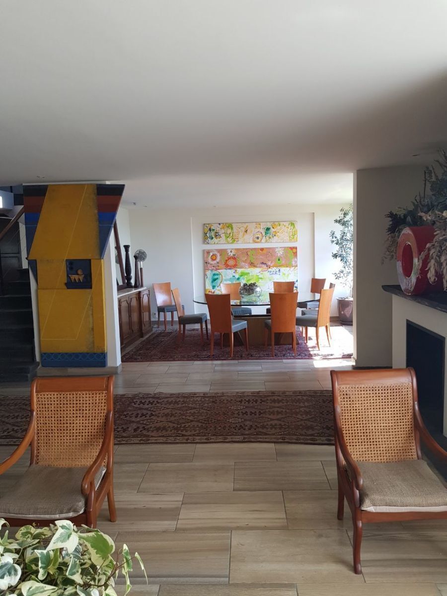 Casa Remodelada en Fraccionamiento de Lomas de Santa Fé en Venta