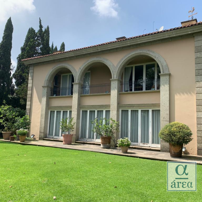 Residencia en Renta y/o Venta en Bosque de las Lomas