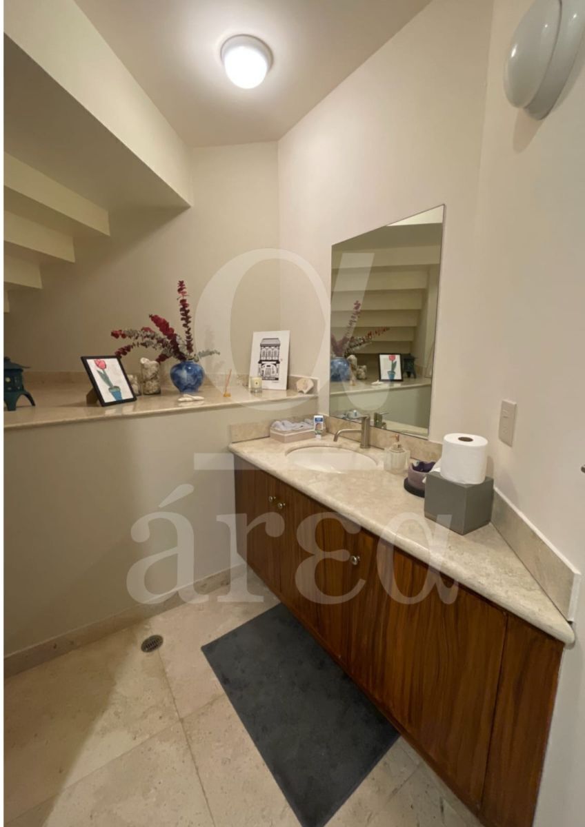 Casa en Condominio Horizontal Lomas de las Palmas en Renta y Venta