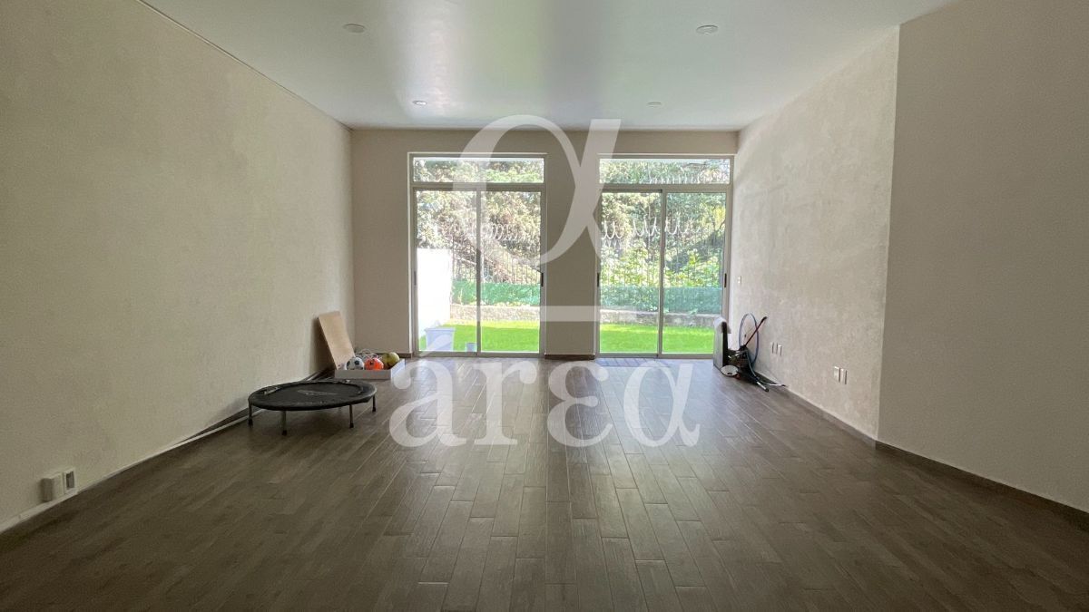 Casa en Condominio Horizontal Lomas de las Palmas en Renta y Venta