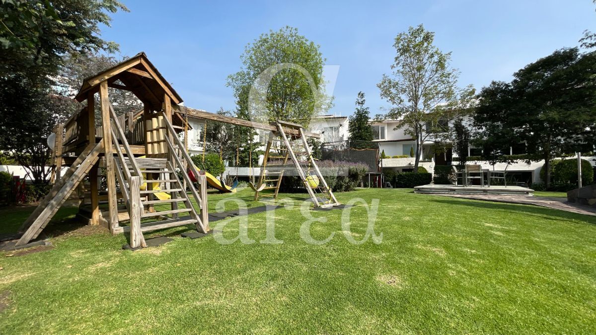 Casa en Condominio Horizontal Lomas de las Palmas en Renta y Venta
