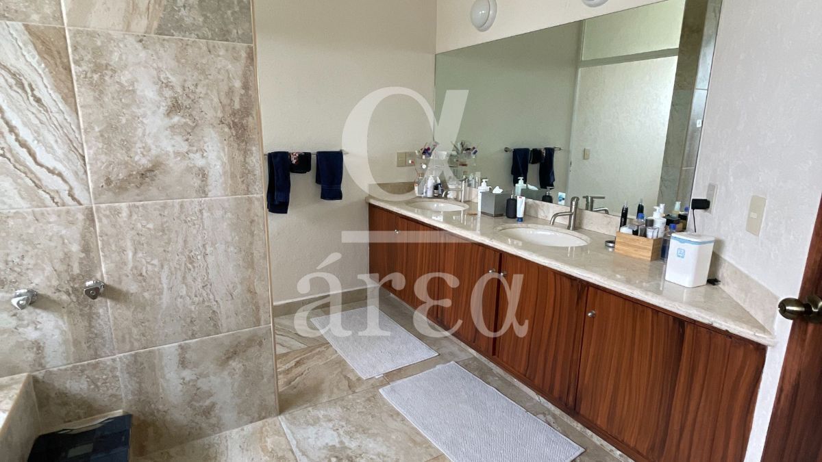 Casa en Condominio Horizontal Lomas de las Palmas en Renta y Venta