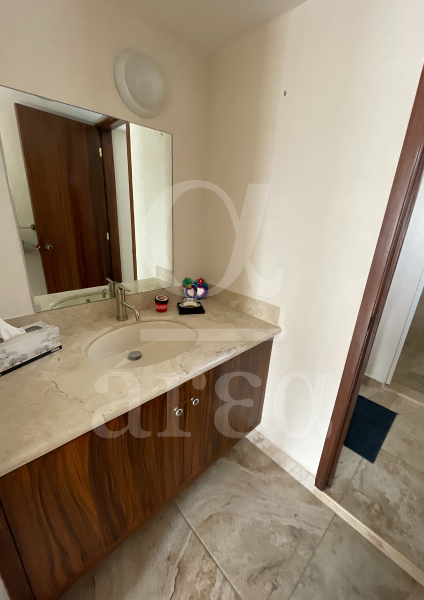 Casa en Condominio Horizontal Lomas de las Palmas en Renta y Venta