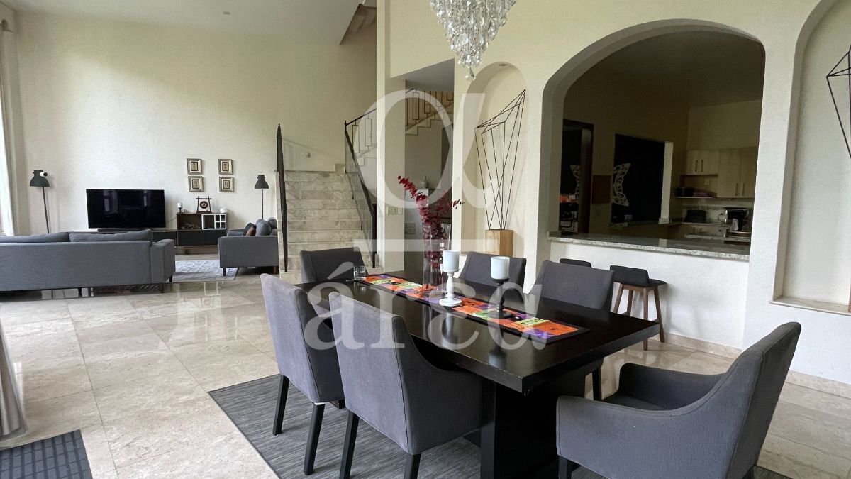 Casa en Condominio Horizontal Lomas de las Palmas en Renta y Venta