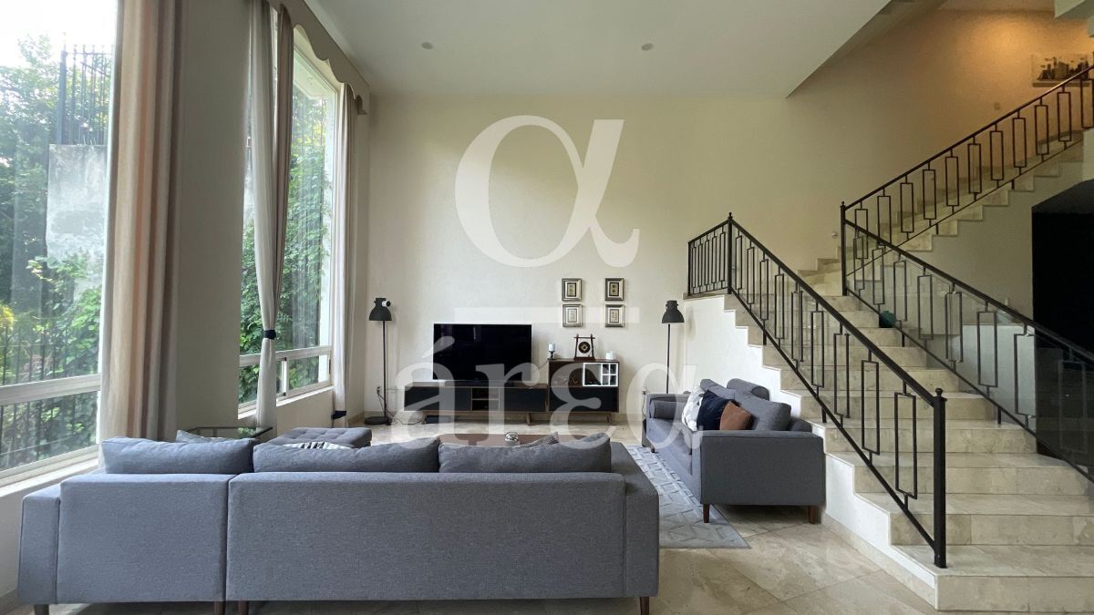 Casa en Condominio Horizontal Lomas de las Palmas en Renta y Venta
