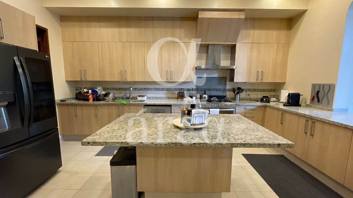Casa en Condominio Horizontal Lomas de las Palmas en Renta y Venta