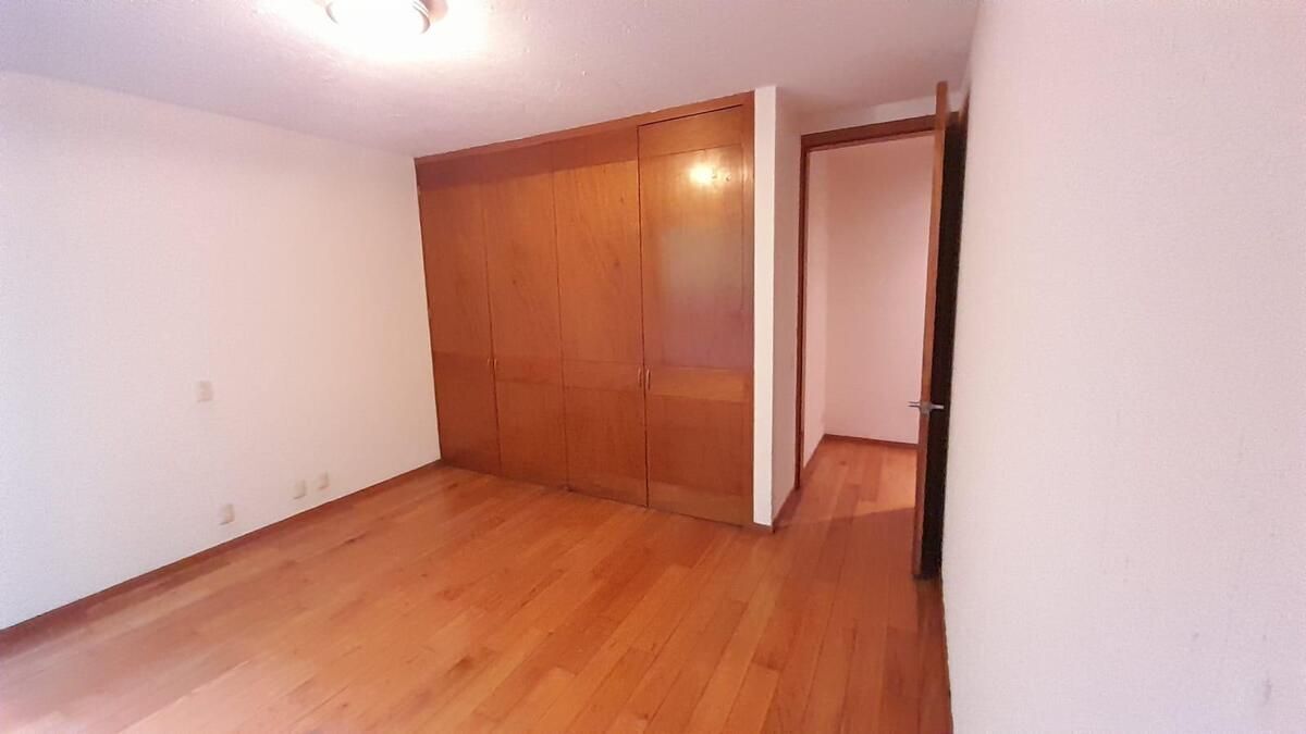 en venta departamento en la del valle