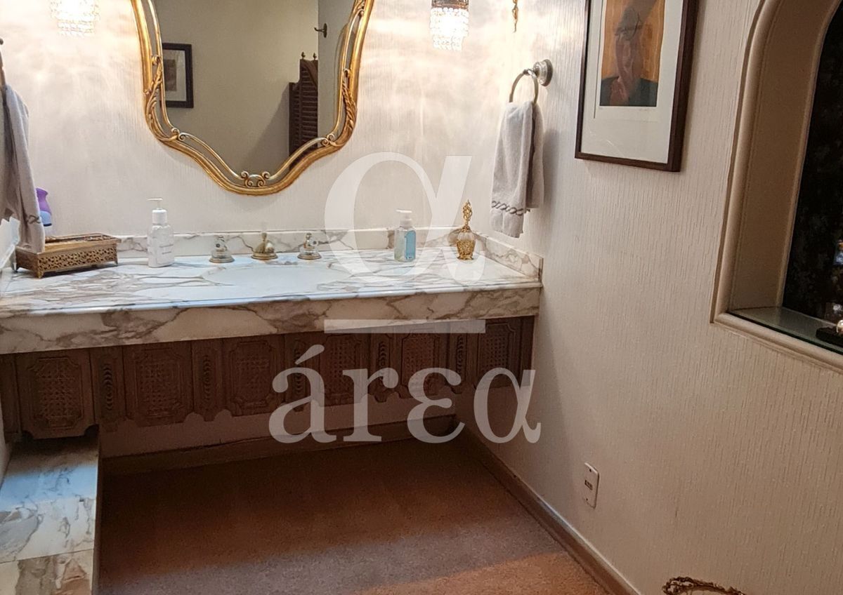 Residencia en Virreyes en Venta