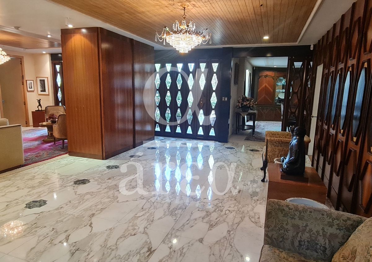 Residencia en Virreyes en Venta
