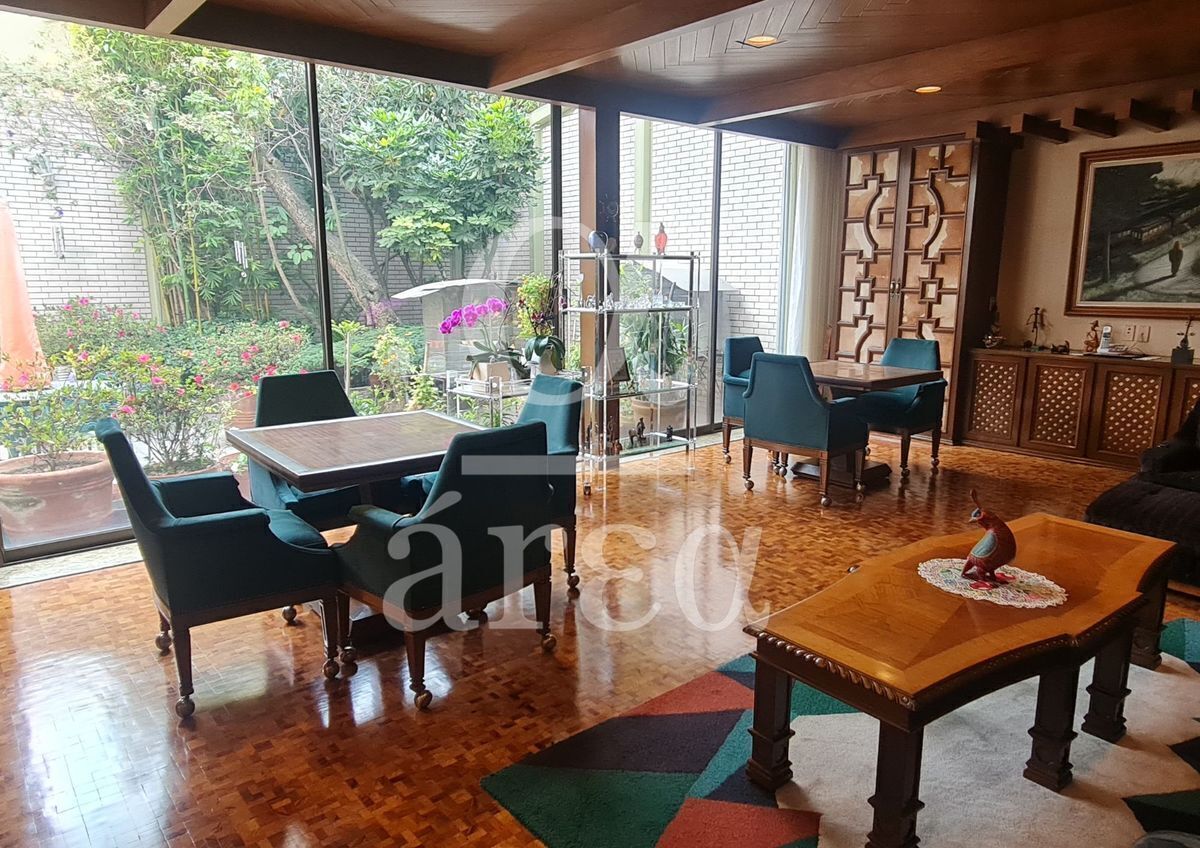 Residencia en Virreyes en Venta